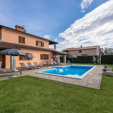 Apartment Apartman Nina 2 *