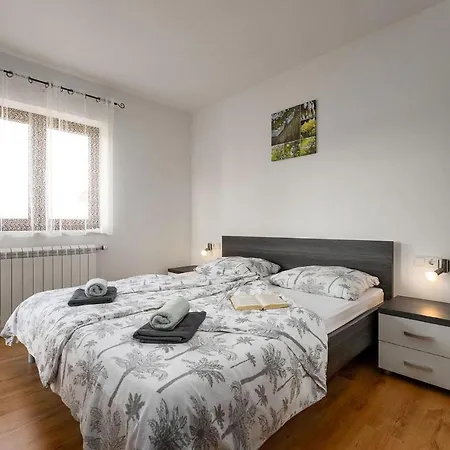 Apartment Apartman Nina 2